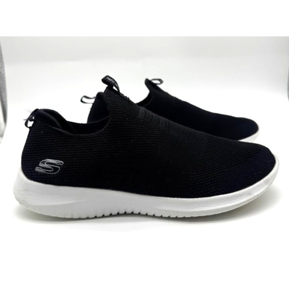 Skechers Women 9.5 Black Ultra Flex Knit Slip On Sneakers Air Cooled Memory Foam